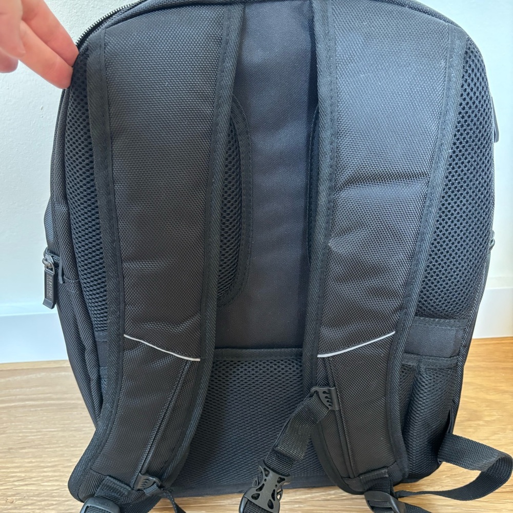 Kenneth Cole Reaction ‘Easy As Pie’ Laptop Bag - Picture 6 of 9